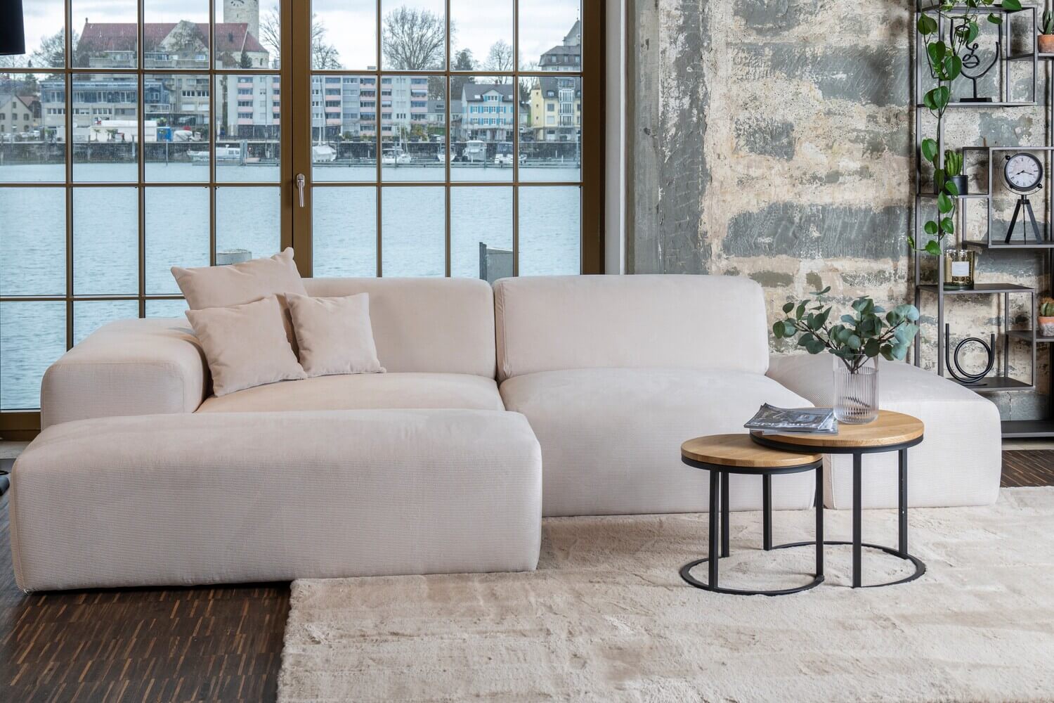 Couchtisch dekorieren: so geht's richtig