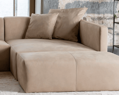 ¿Cuál es una buena altura y profundidad de asiento para un sofá?