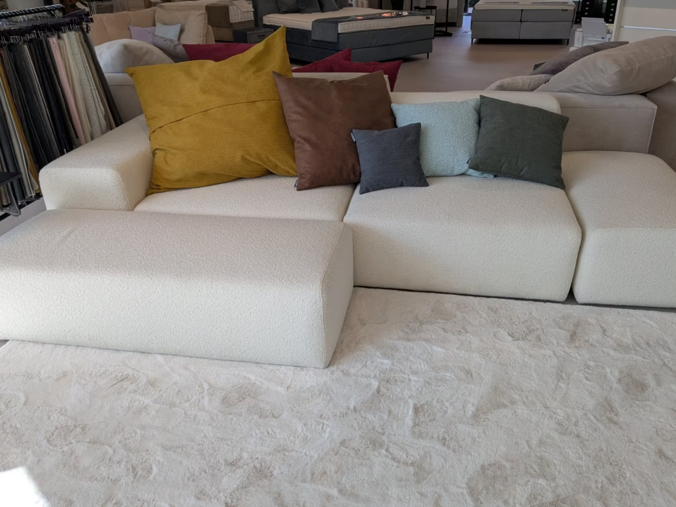 Sofá esquinero modular Nina de 4 plazas con función cama